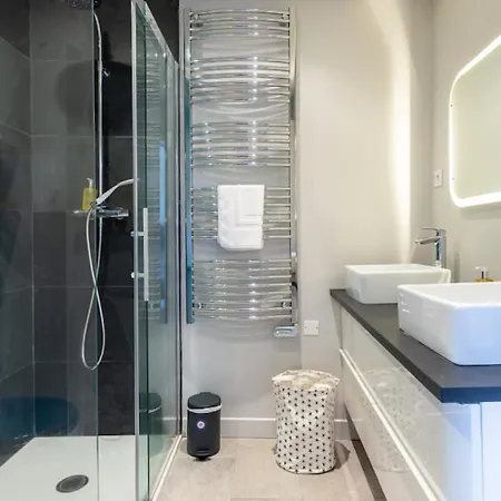 Le Puits De Lumiere Apartment *